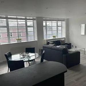 Modern Apartment, Amazing Location Apartment